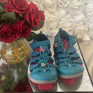 LADIES KEEN SANDALS